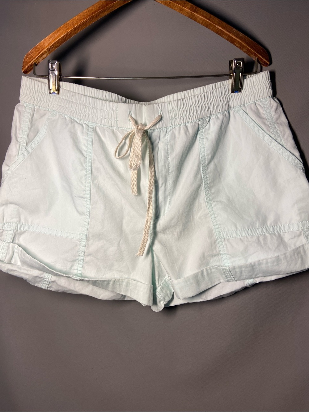 Lou & Grey Pale Blue Drawstring Elastic Waist Athletic Shorts. Size M